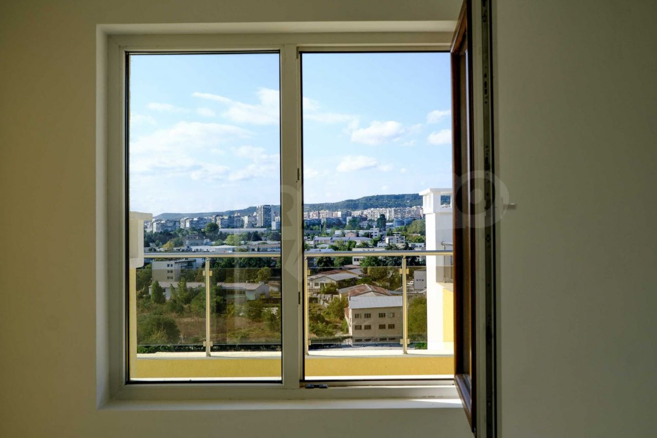 Apartment in Varna, Bulgaria, 87.27 sq.m - picture 1