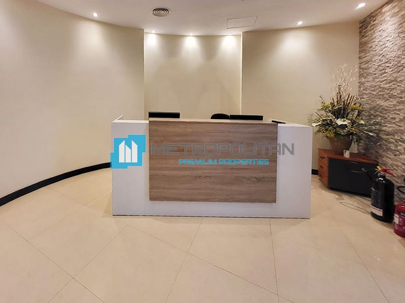 Office in Dubai, UAE, 263 sq.m - picture 1
