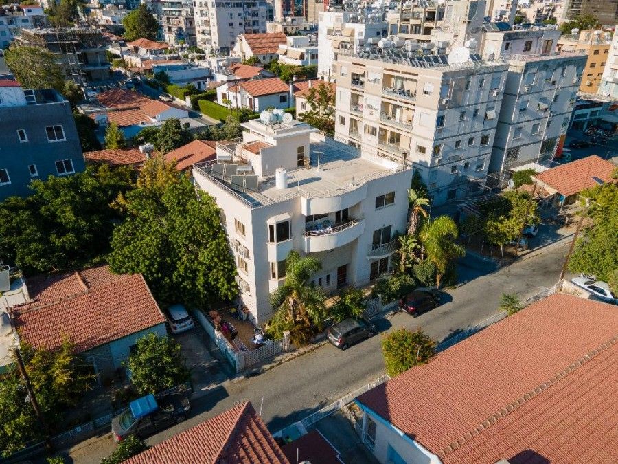 Commercial property in Limassol, Cyprus, 525 sq.m - picture 1