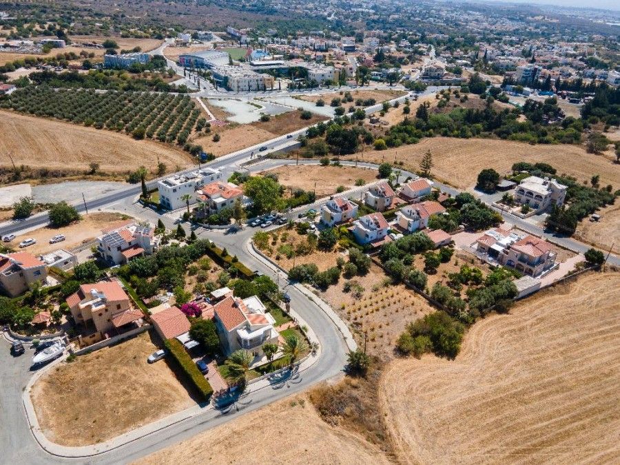 Land in Paphos, Cyprus, 800 sq.m - picture 1
