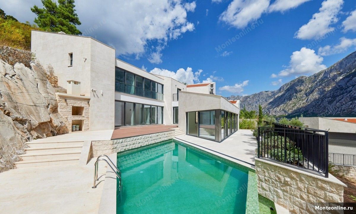 Villa in Prcanj, Montenegro, 479 sq.m - picture 1