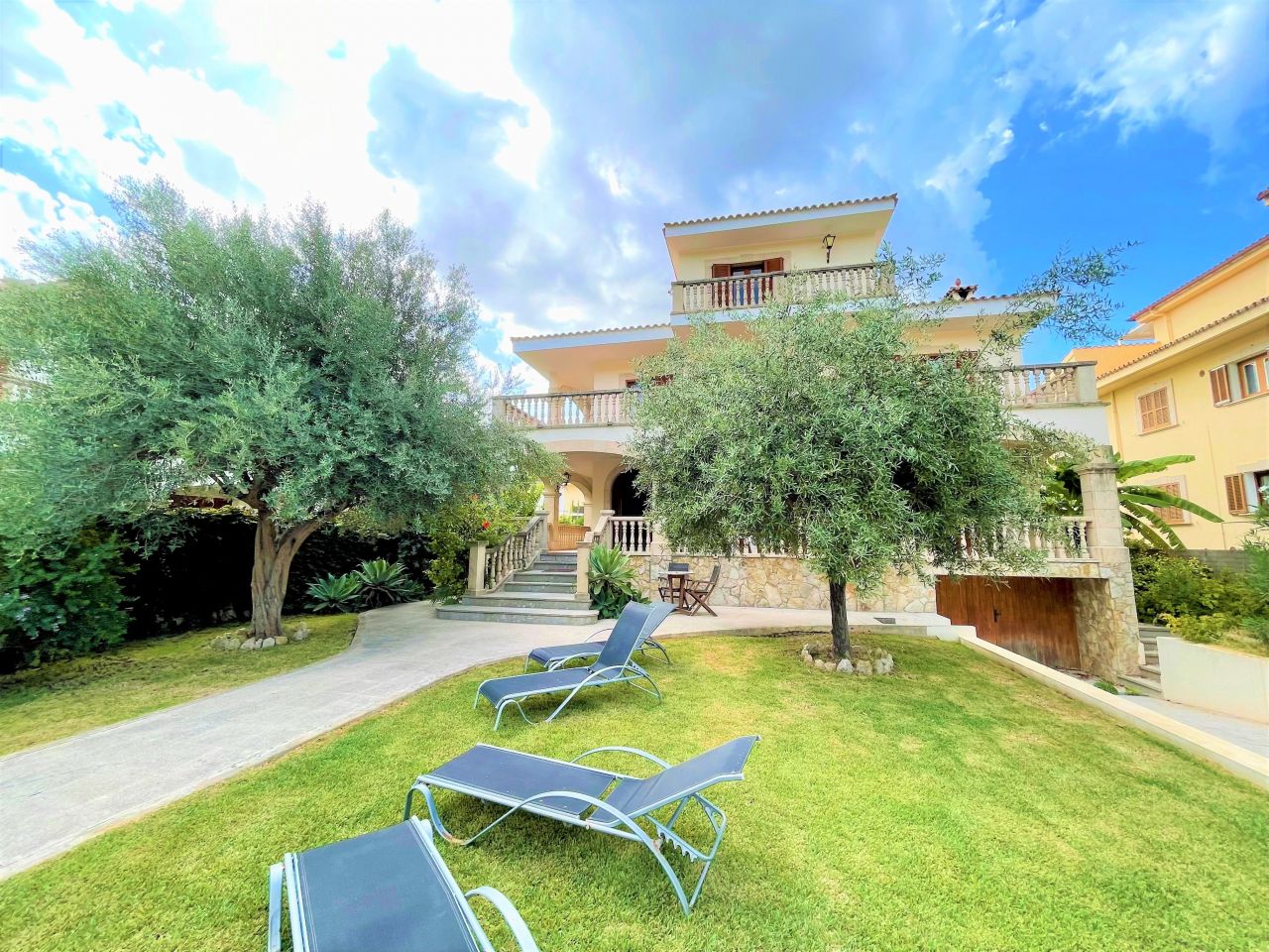 Villa in Alcudia, Spain, 343 sq.m - picture 1
