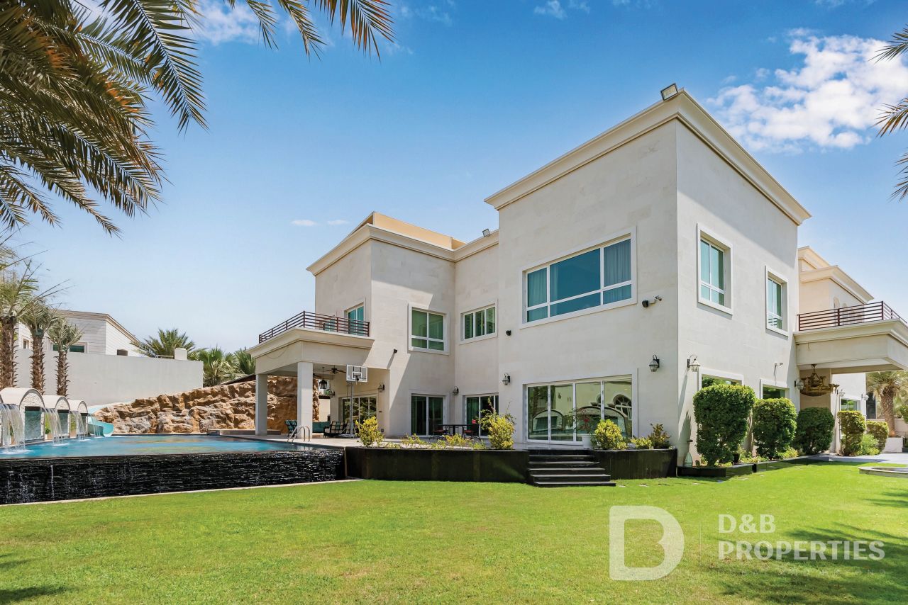 Villa en Dubái, EAU, 1 395 m2 - imagen 1