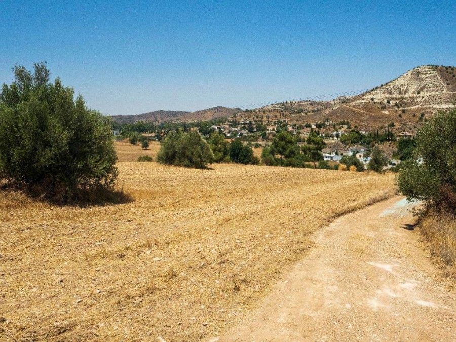Terrain à Larnaca, Chypre, 18 809 m2 - image 1