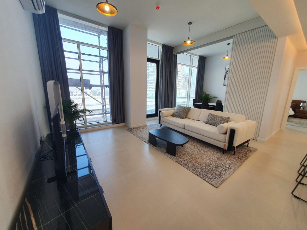 Appartement à Dubaï, EAU, 739 m2 - image 1