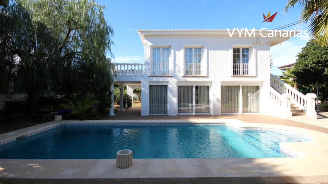 Villa in L'Albir, Spain, 300 sq.m - picture 1