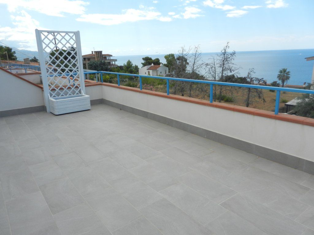 Flat in Scalea, Italy, 185 sq.m - picture 1
