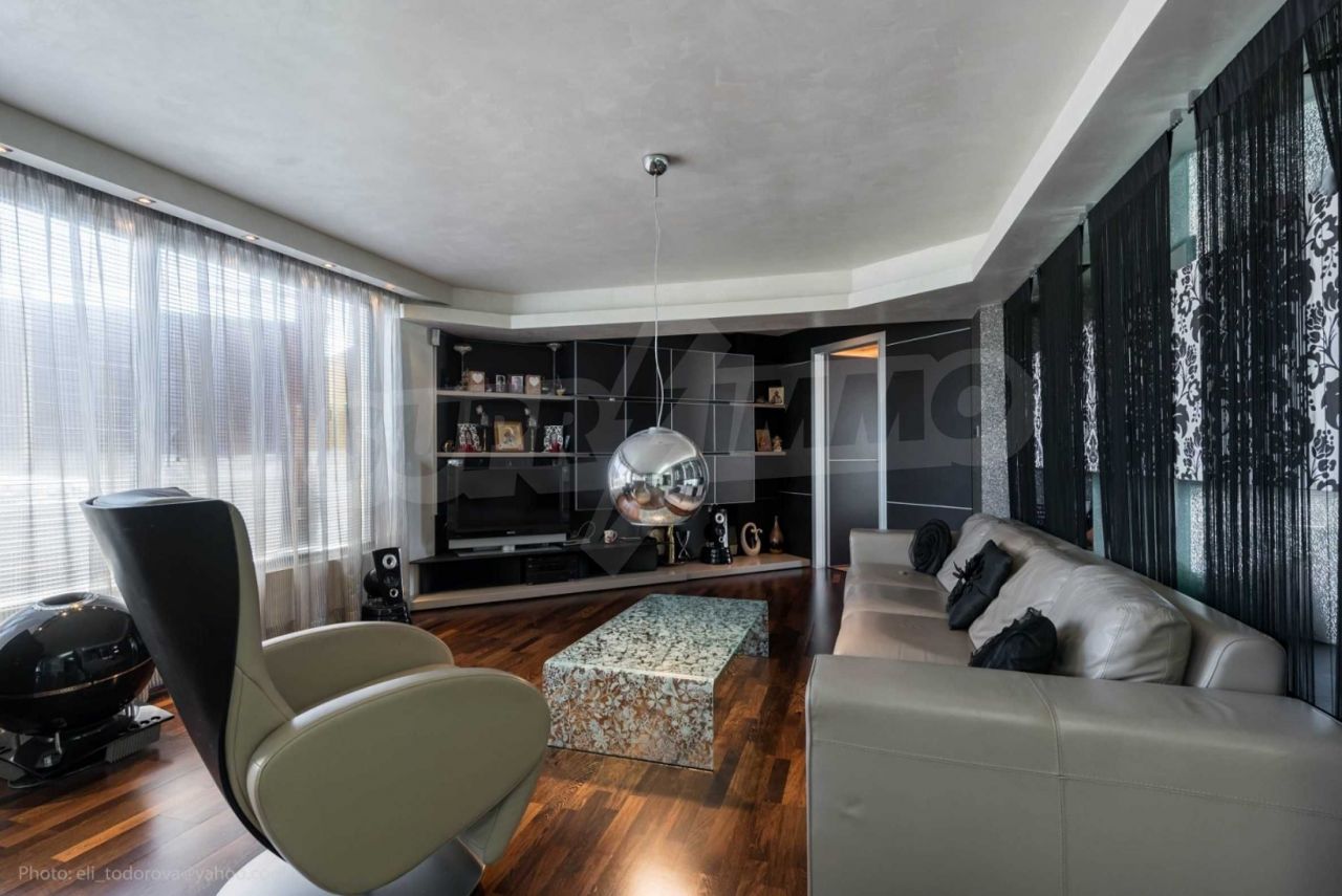 Penthouse in Varna, Bulgaria, 247 sq.m - picture 1