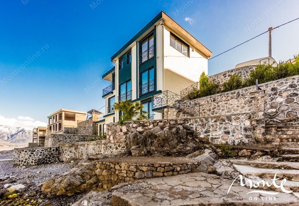 Villa in Krasici, Montenegro, 420 sq.m - picture 1