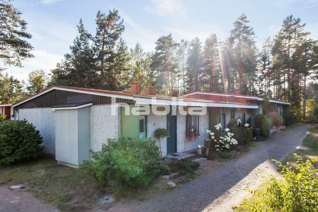 Flat in Kotka, Finland, 82.5 sq.m - picture 1