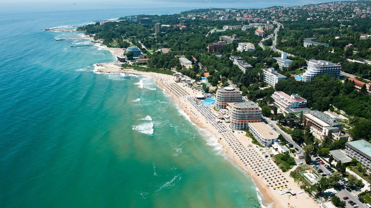 Land at Golden Sands, Bulgaria, 600 sq.m - picture 1