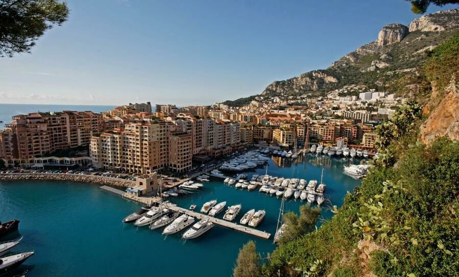 Apartment in Fontvieille, Monaco, 101 sq.m - picture 1