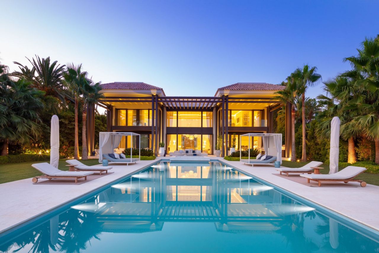 Villa in Marbella, Spanien, 1 033 m2 - Foto 1