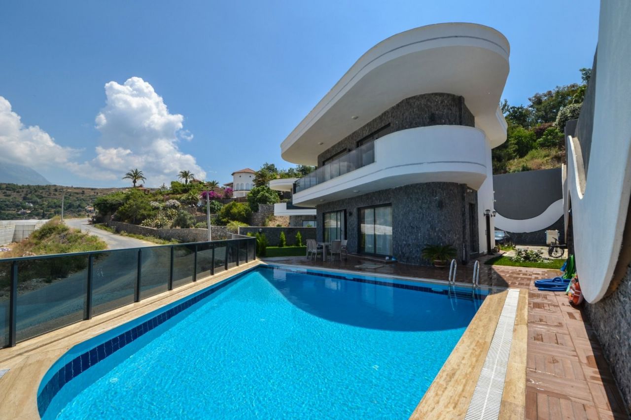 Villa à Alanya, Turquie, 240 m2 - image 1