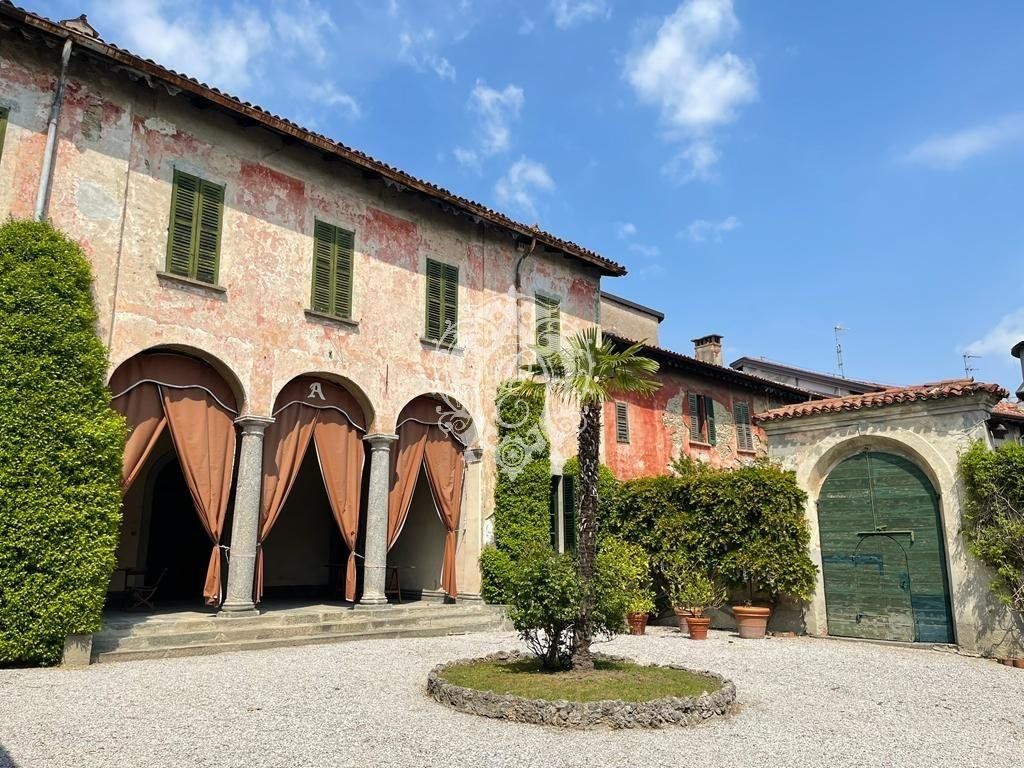 Villa Bosisio Parini, Italy, 1 039 sq.m - picture 1
