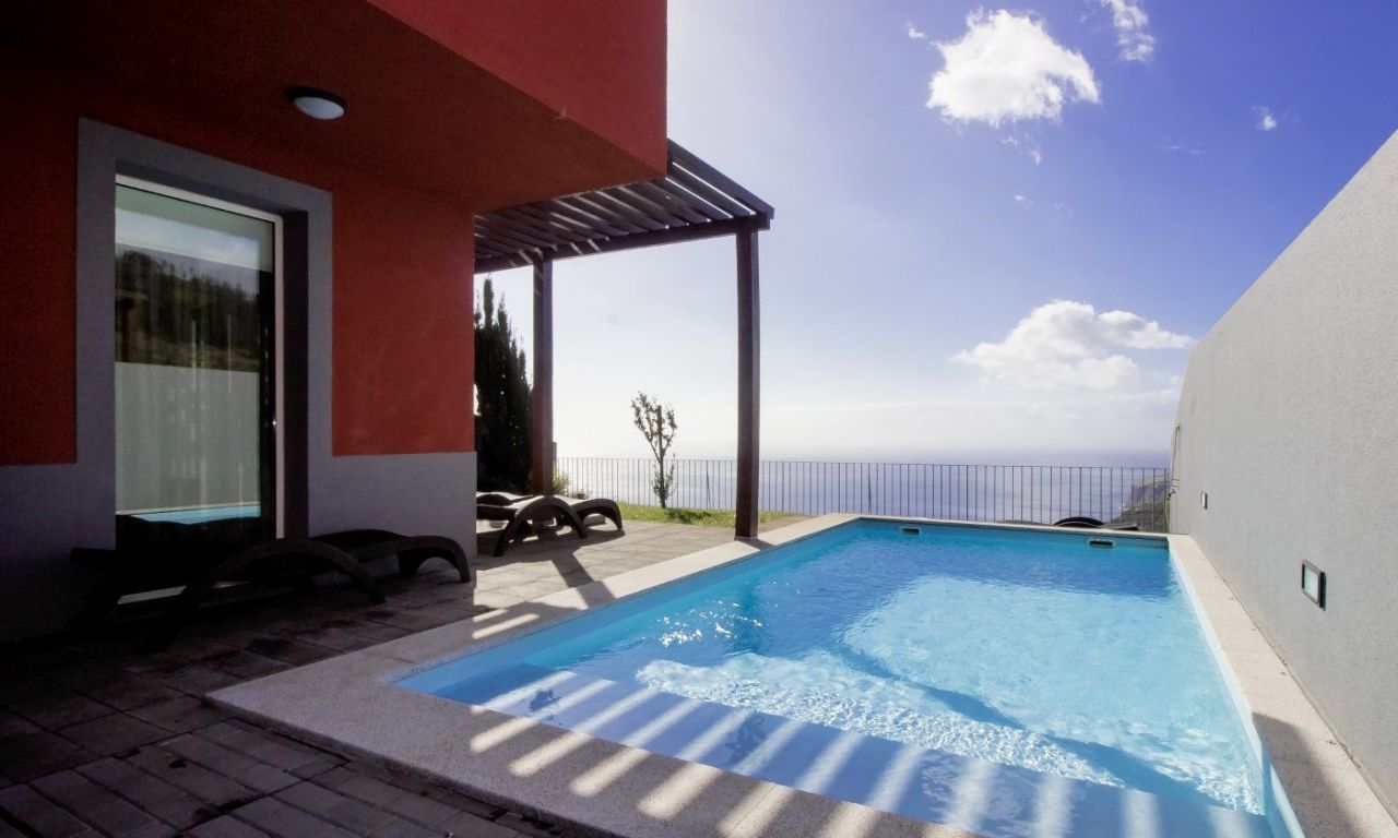 Villa on Madeira, Portugal, 200 sq.m - picture 1