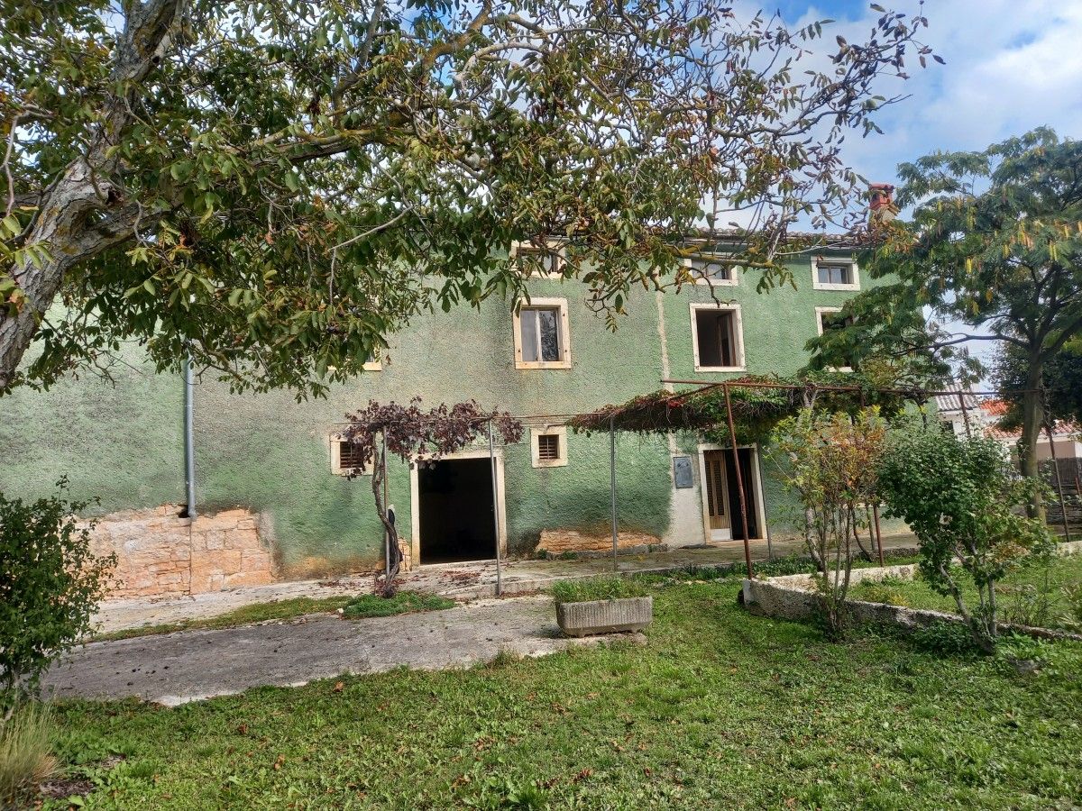 Maison à Zminj, Croatie, 280 m2 - image 1