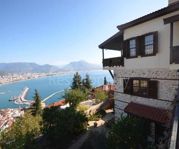 Villa in Alanya, Turkey, 260 sq.m - picture 1