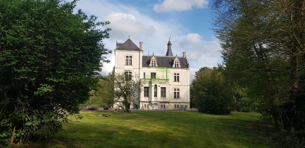 Castle Dolina Luary, France, 1 200 sq.m - picture 1
