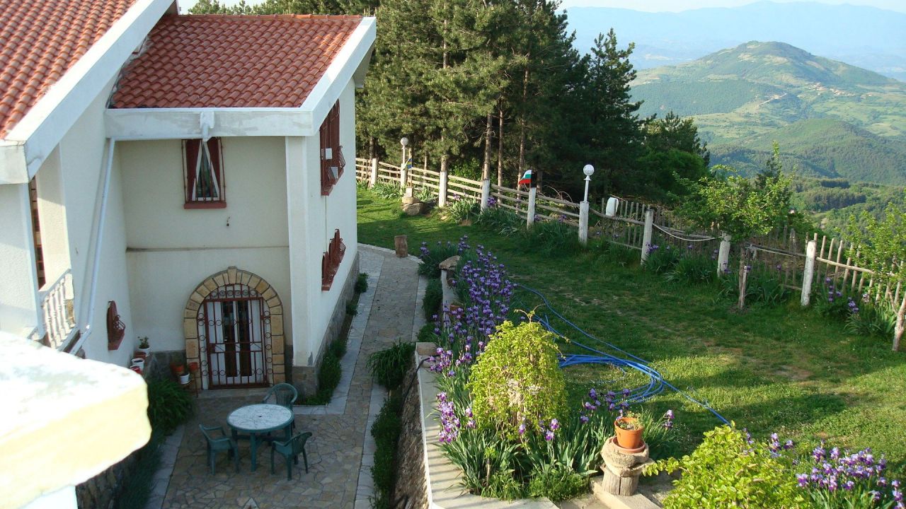 Villa in Kardschali, Bulgarien, 505 m2 - Foto 1