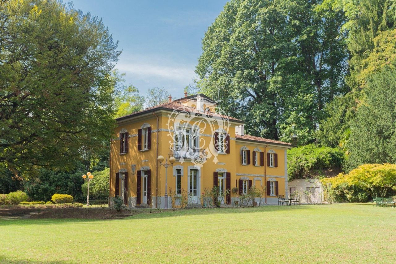 Villa en Como, Italia, 890 m2 - imagen 1