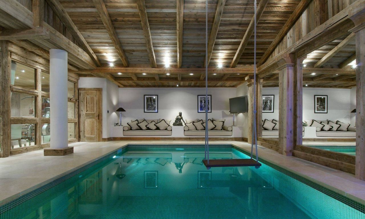 Chalet in Courchevel, France, 709 sq.m - picture 1