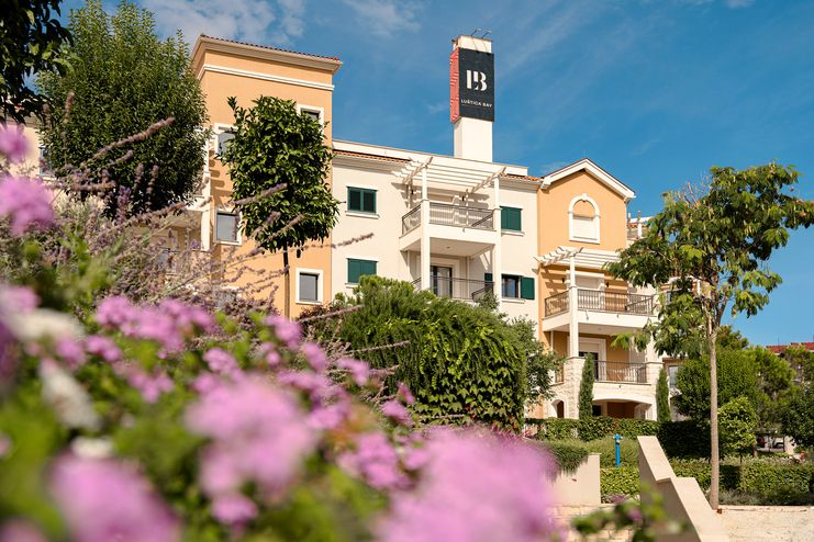 Apartment in Tivat, Montenegro, 58 sq.m - picture 1