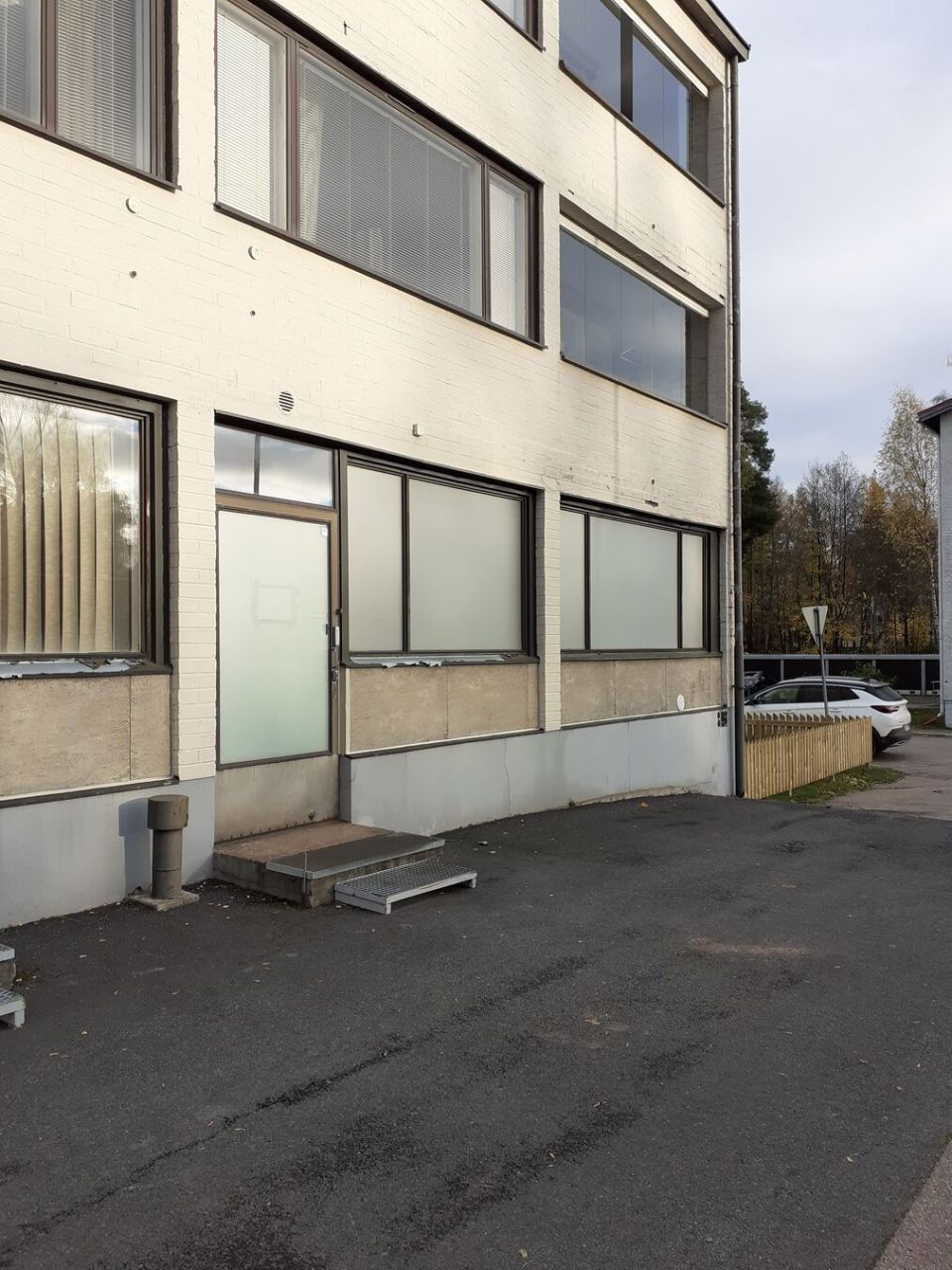 Commercial property in Kotka, Finland, 62 sq.m - picture 1