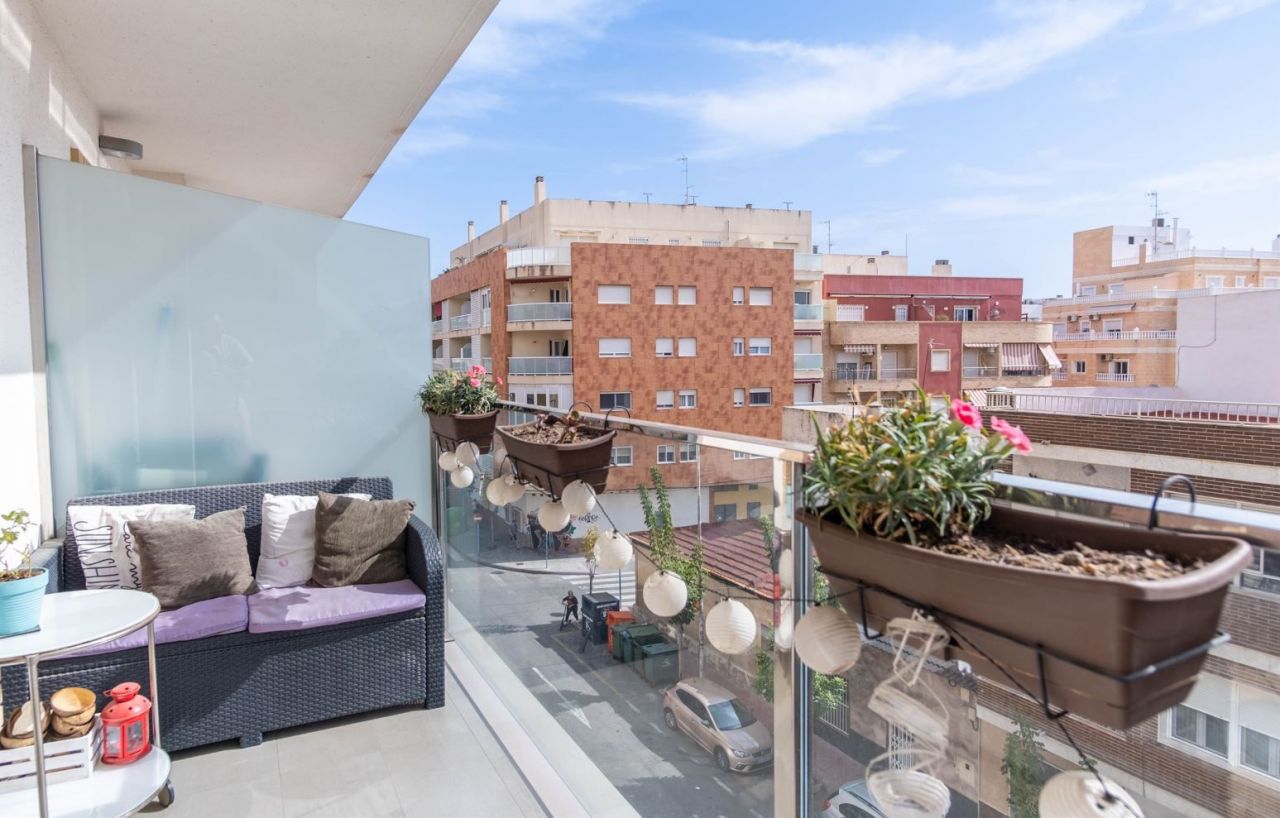 Apartamento en Torrevieja, España, 76 m2 - imagen 1