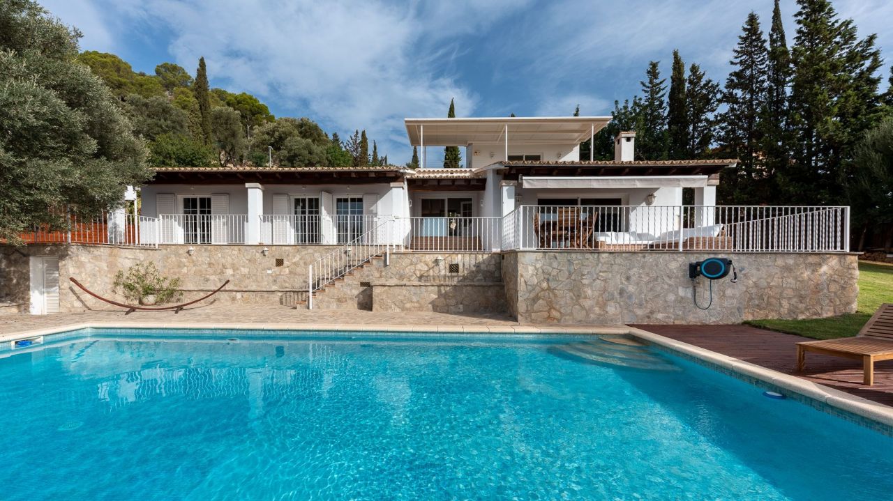 Villa in Bunyola, Spain, 290 sq.m - picture 1