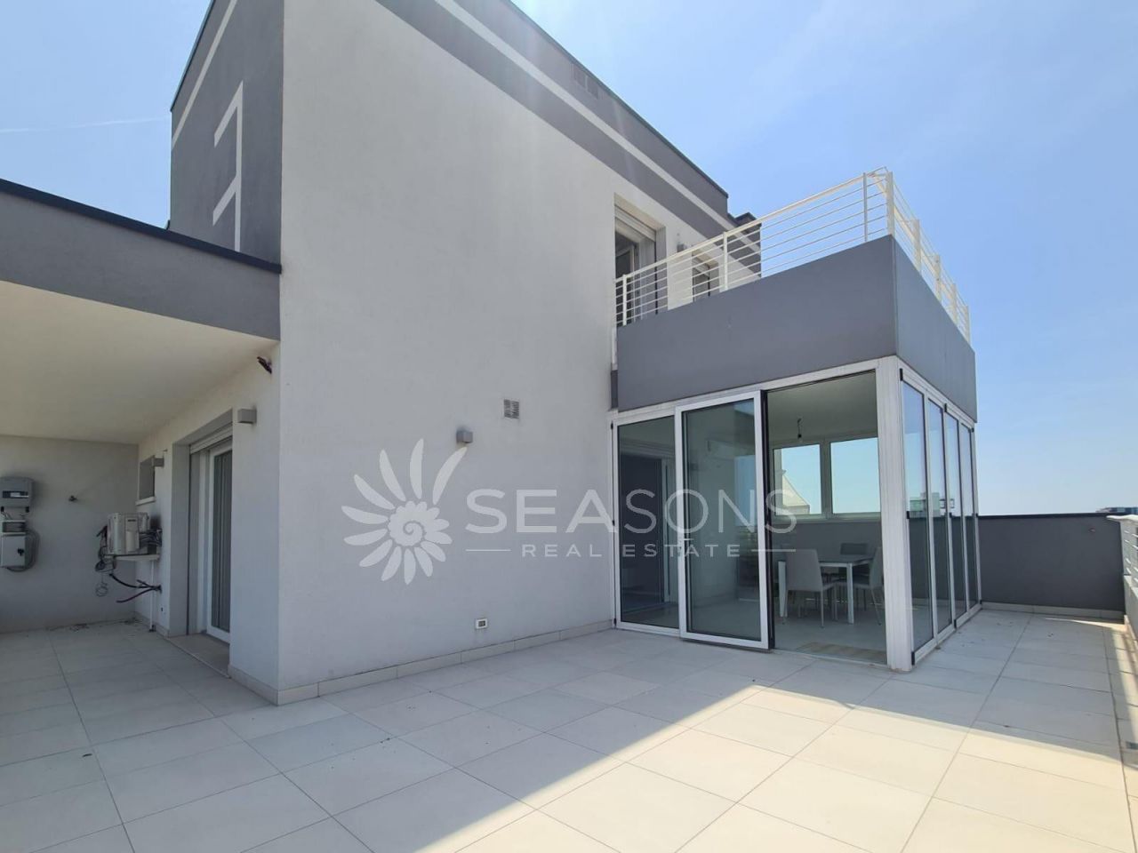 Penthouse in Jesolo, Italy, 100 sq.m - picture 1
