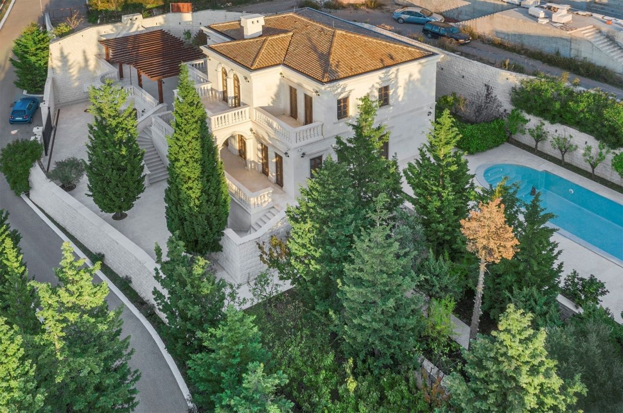 Villa in Budva, Montenegro, 470 sq.m - picture 1
