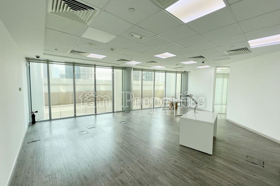 Office in Dubai, UAE, 107 sq.m - picture 1
