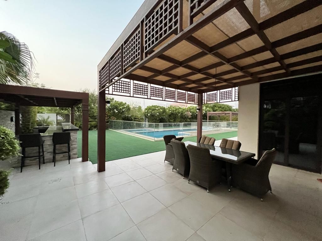 Villa in Dubai, UAE, 913 sq.m - picture 1