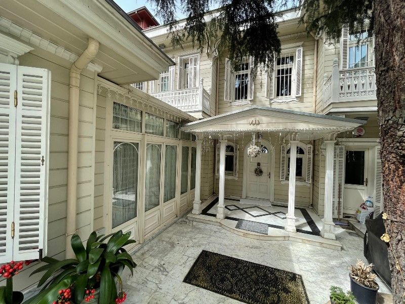 Mansion in Istanbul, Turkey, 400 sq.m - picture 1