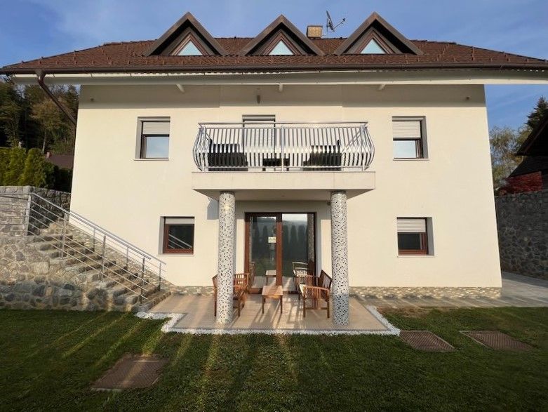 House in Ivancna Gorica, Slovenia, 305 sq.m - picture 1
