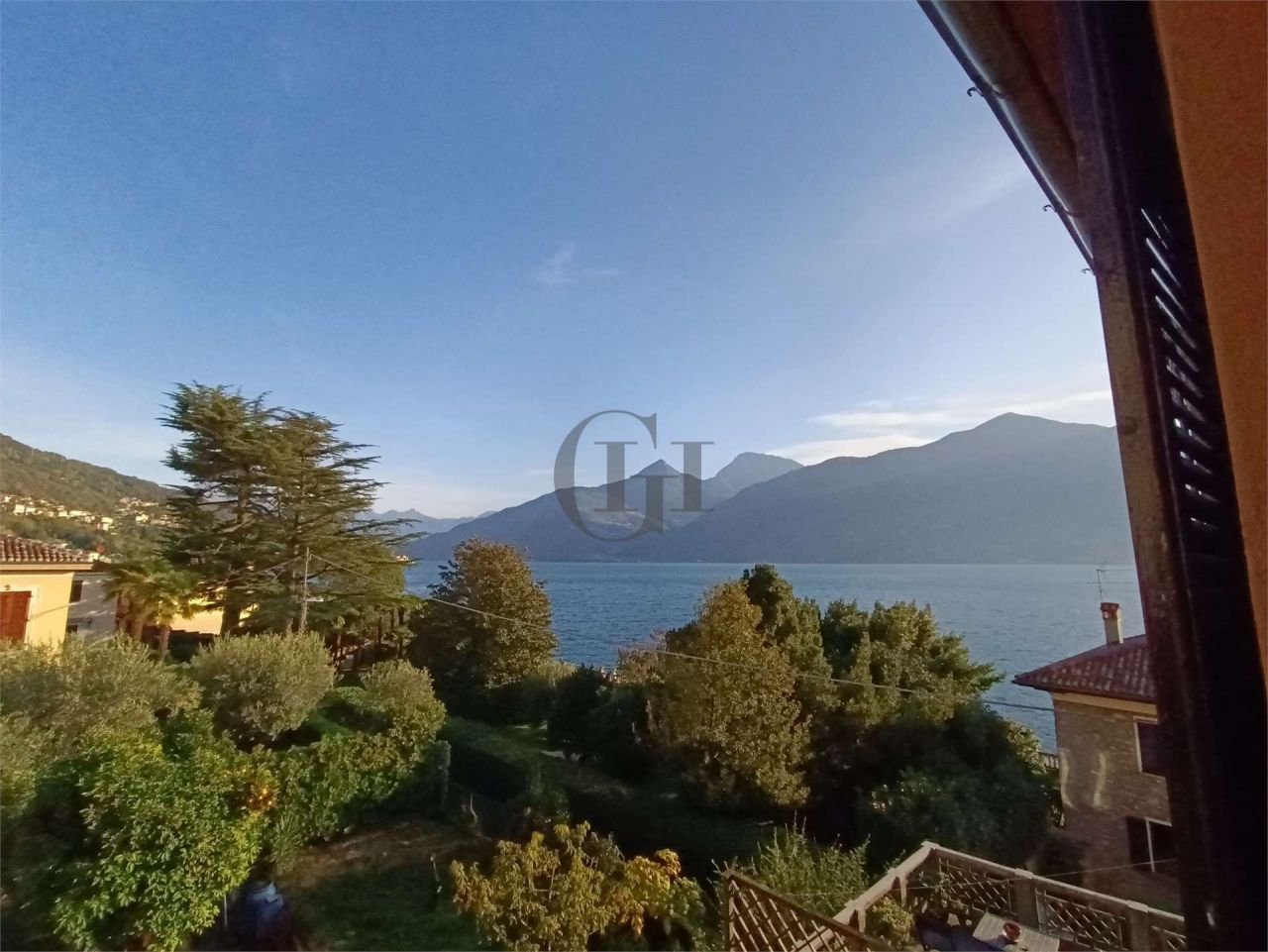 Apartamento por Lago de Como, Italia, 70 m2 - imagen 1