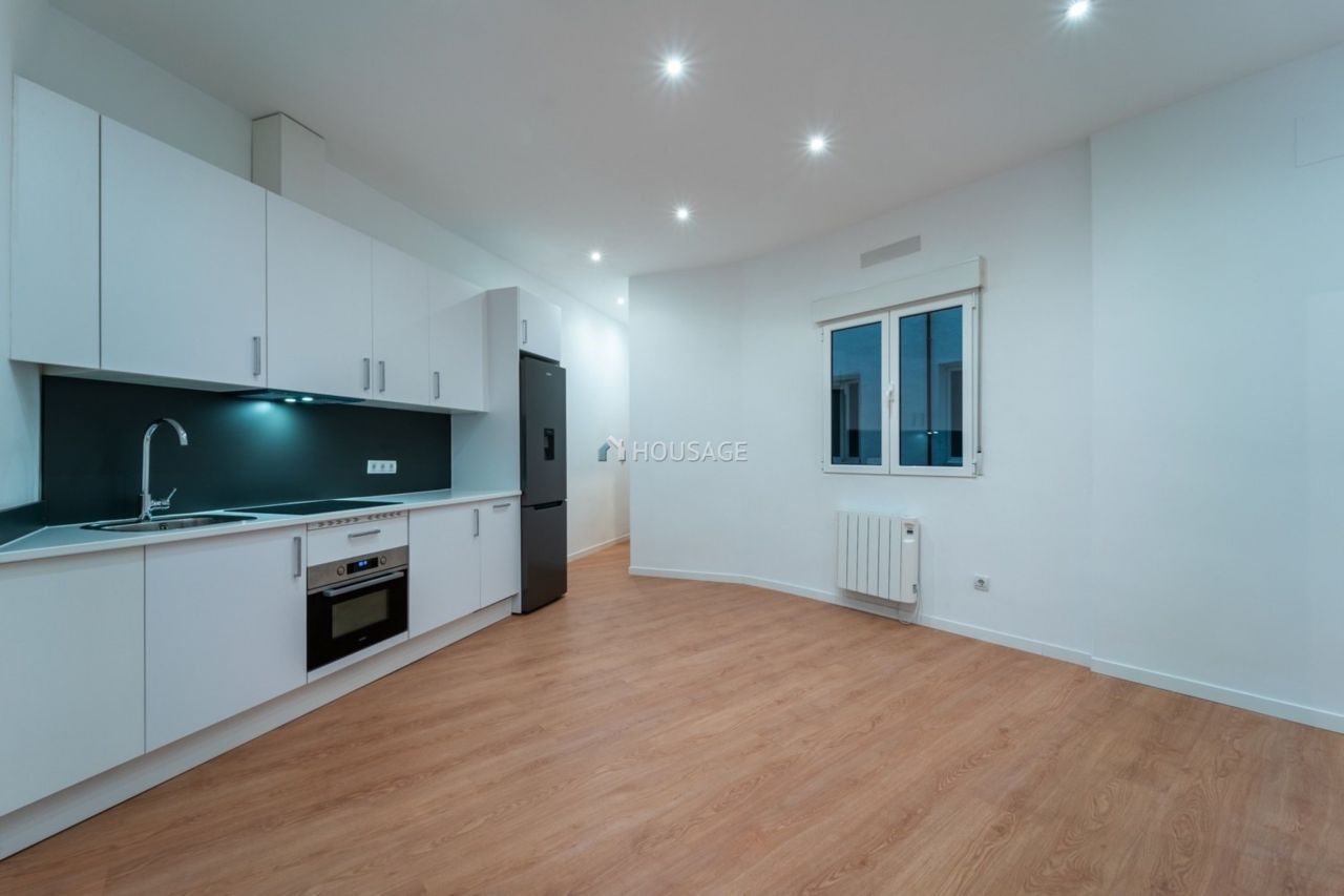 Flat in Madrid, Spain, 65 sq.m - picture 1