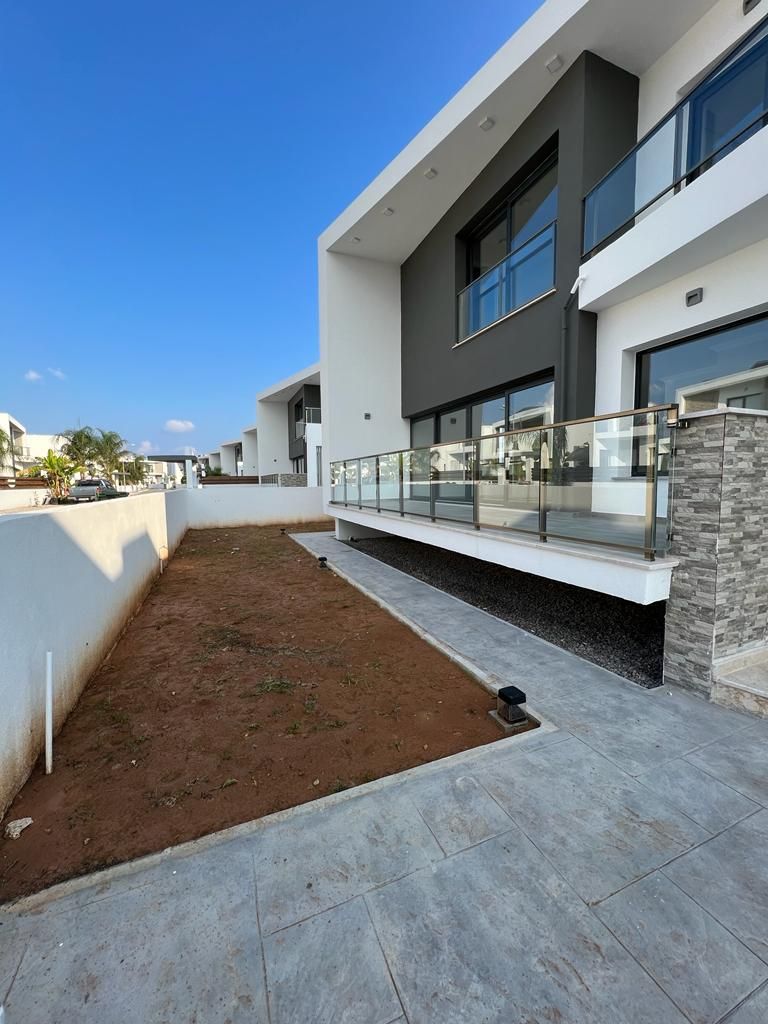 Villa en Famagusta, Chipre, 235 m2 - imagen 1