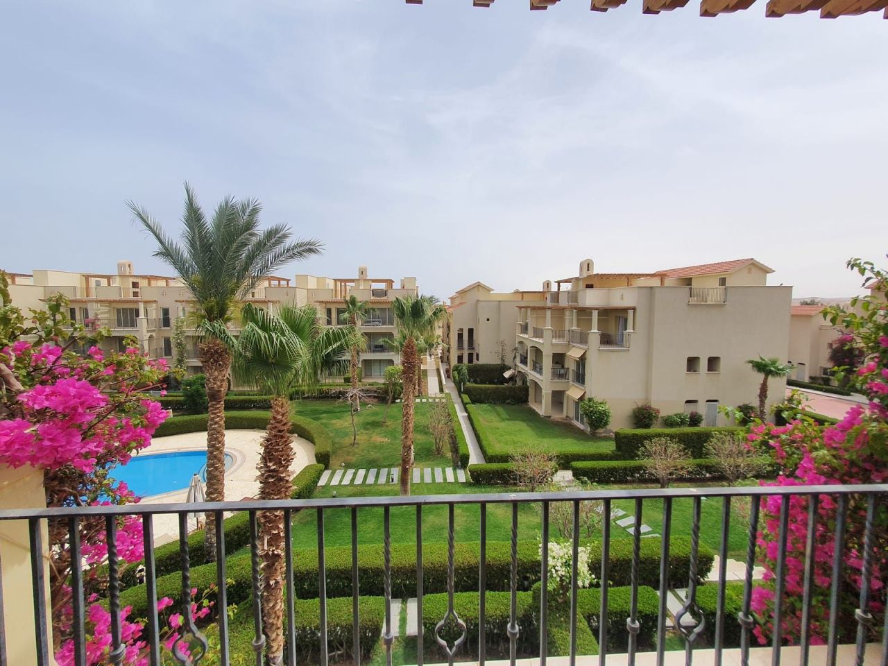 Apartment in Sahl-Hasheesh, Egypt, 6 770 sq.m - picture 1