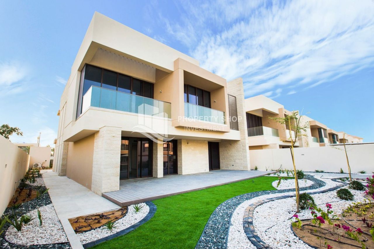 Villa in Abu Dhabi, UAE, 439 sq.m - picture 1