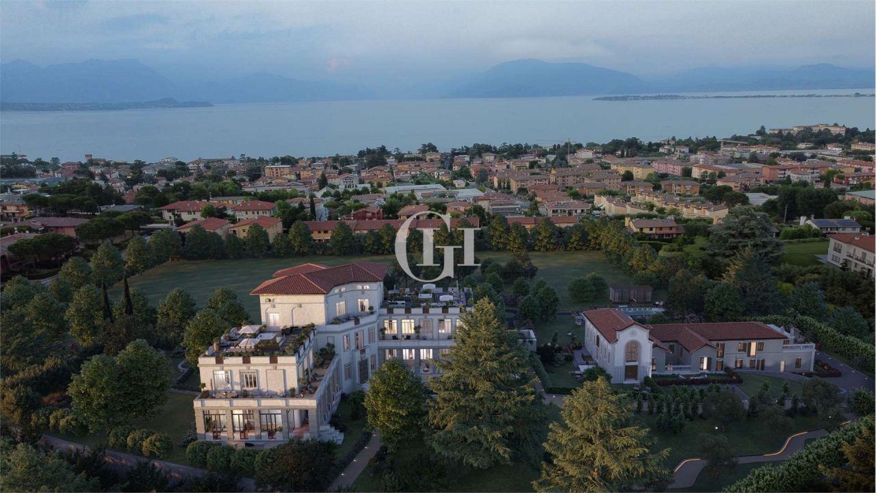 Apartamento por Lago de Garda, Italia, 116.5 m2 - imagen 1