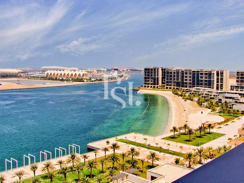 Villa in Abu Dhabi, UAE, 765 sq.m - picture 1