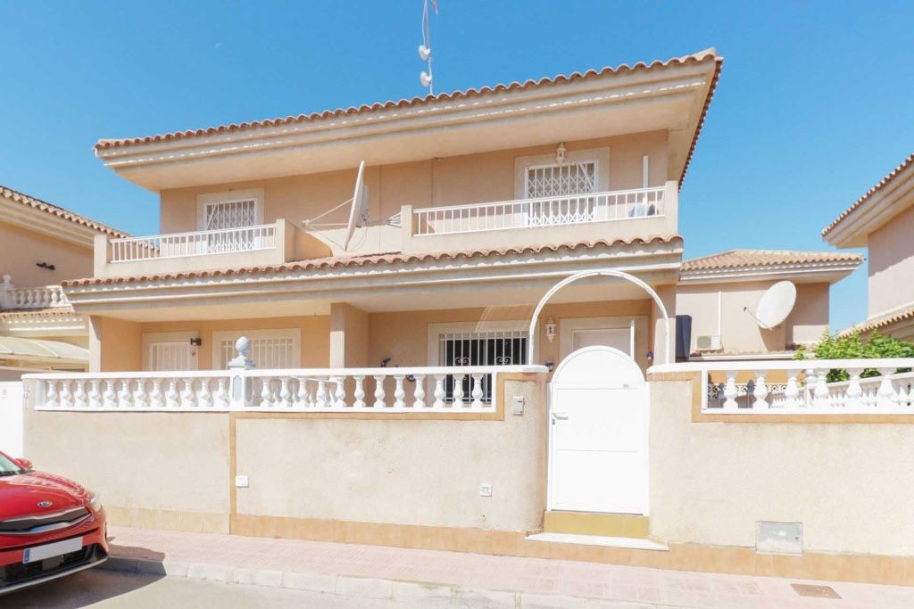 House in Punta Prima, Spain, 82 sq.m - picture 1