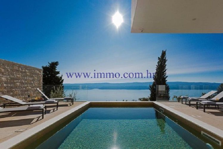 Villa in Omis, Croatia, 350 sq.m - picture 1