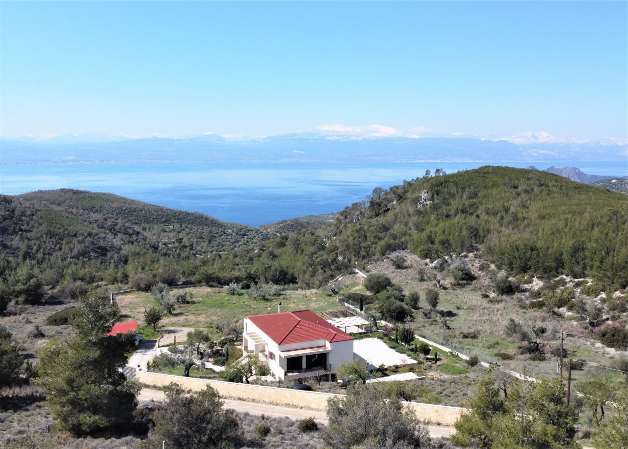 Villa in Loutraki, Griechenland, 285 m2 - Foto 1