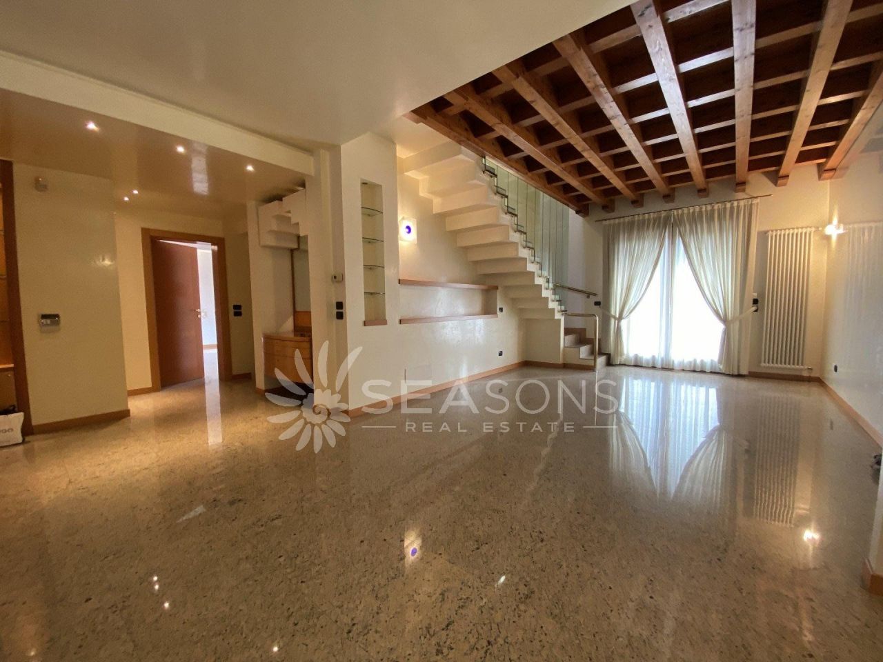 Penthouse in Vicenza, Italy - picture 1