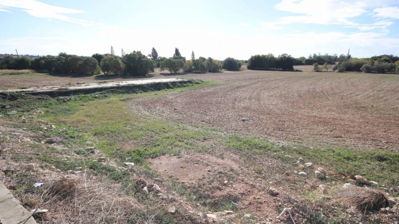 Land in Larnaca, Cyprus, 570 sq.m - picture 1