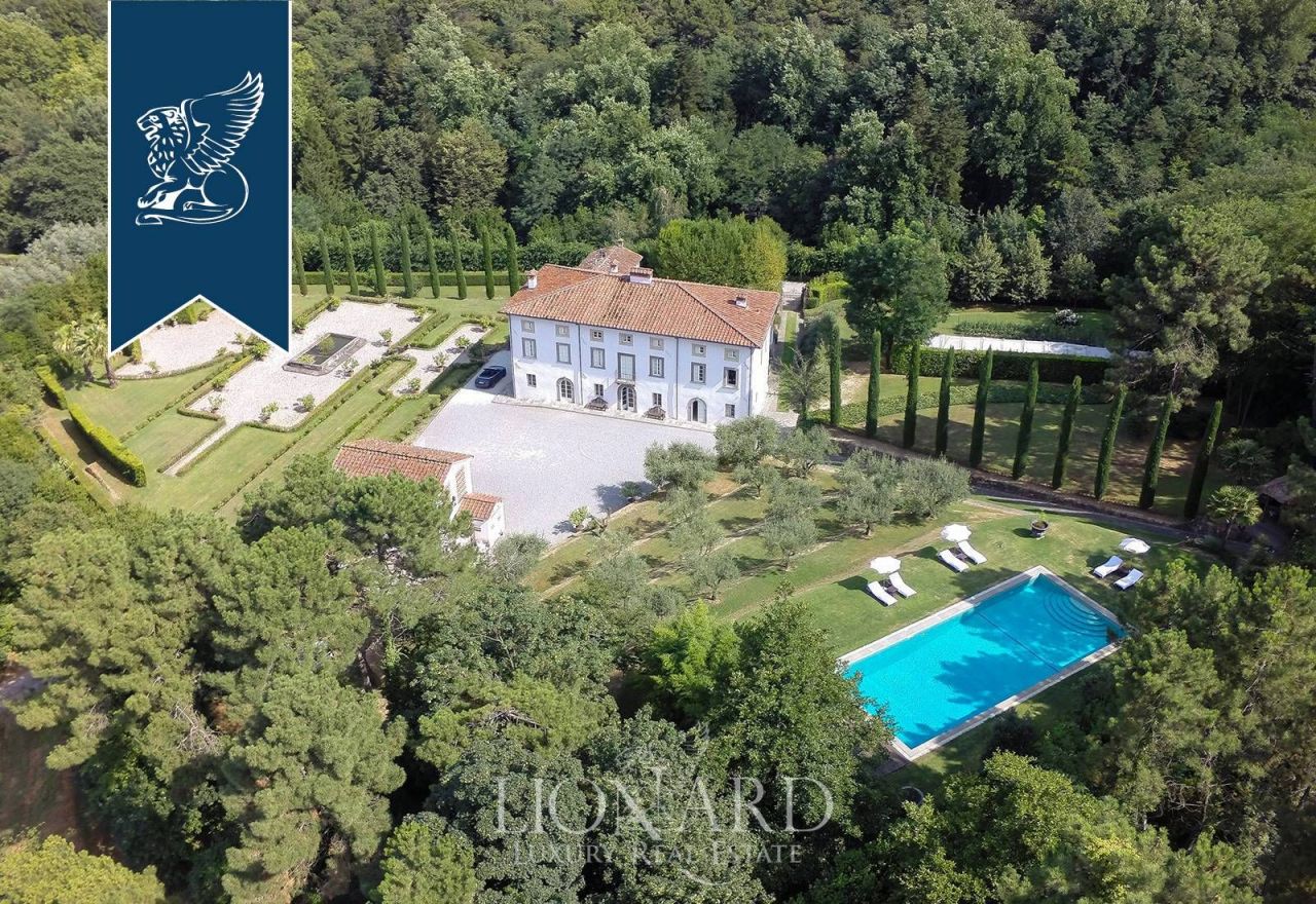 Villa en Capannori, Italia, 1 500 m2 - imagen 1