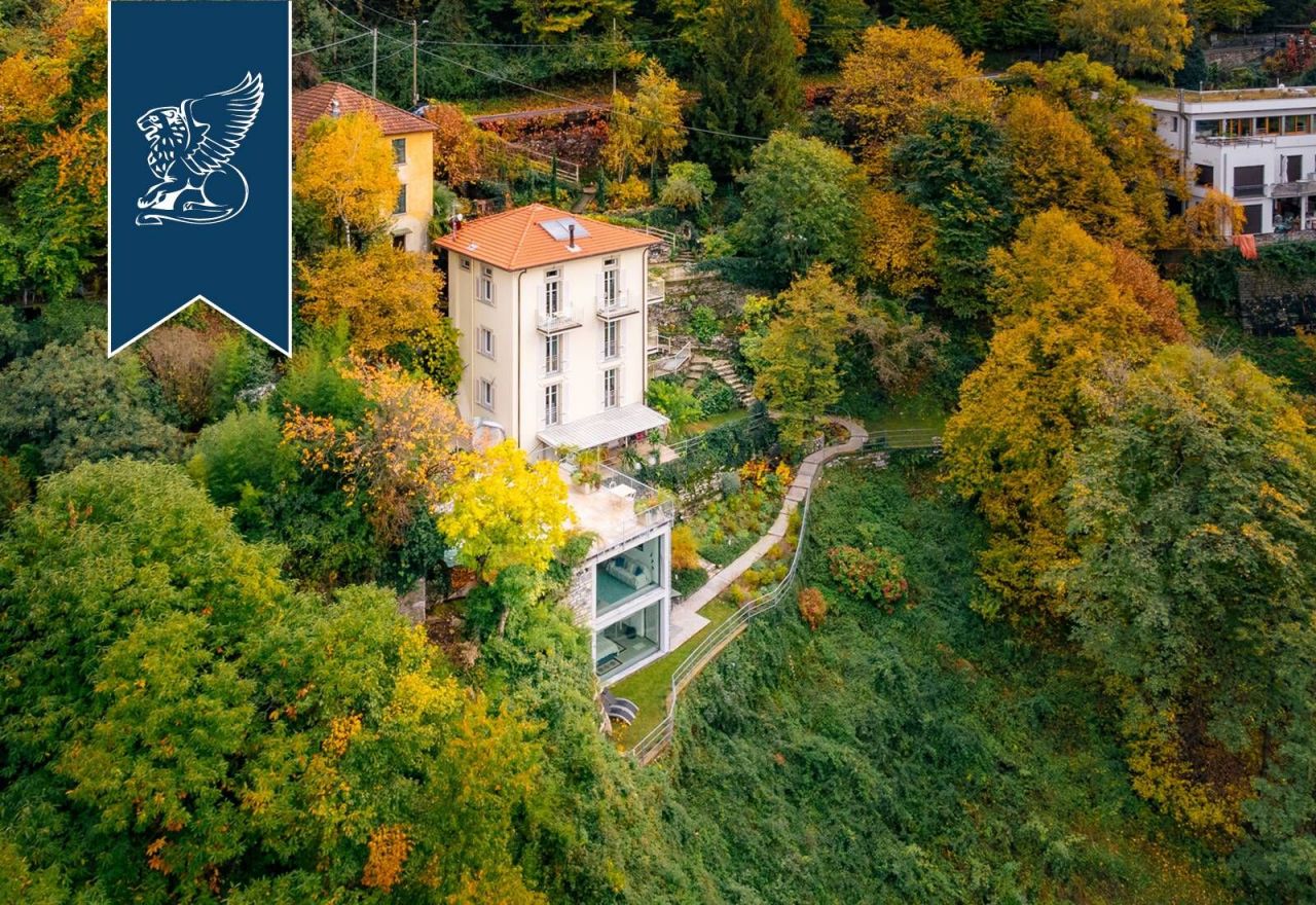 Villa en Faggeto Lario, Italia, 400 m2 - imagen 1